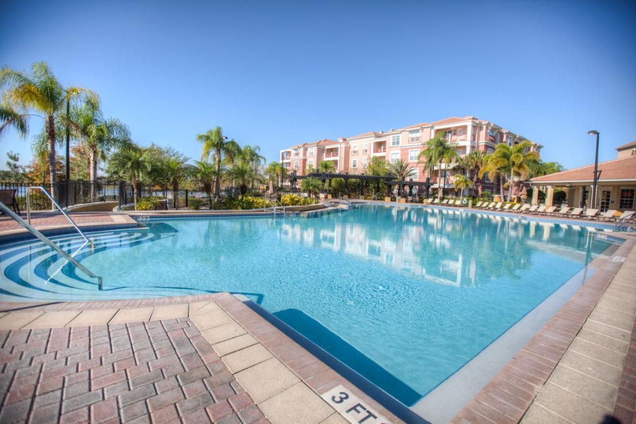 Top-floor Luxurious Lakeview Apartamento *